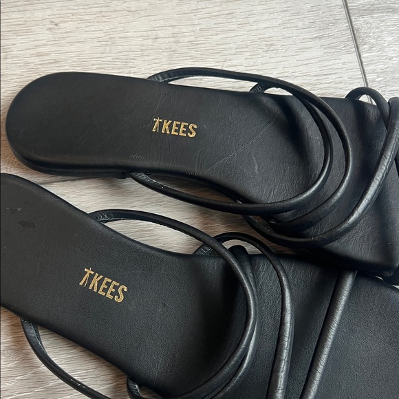 Tkees Sloan Women's Black leather flat Strappy Sandals size 9 - Picture 8 of 8